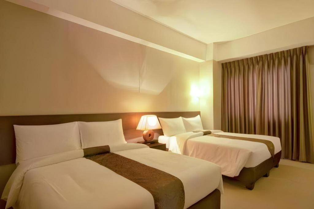 Sequoia Hotel Quezon City Exterior foto
