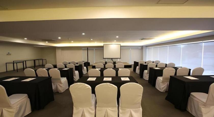 Sequoia Hotel Quezon City Exterior foto