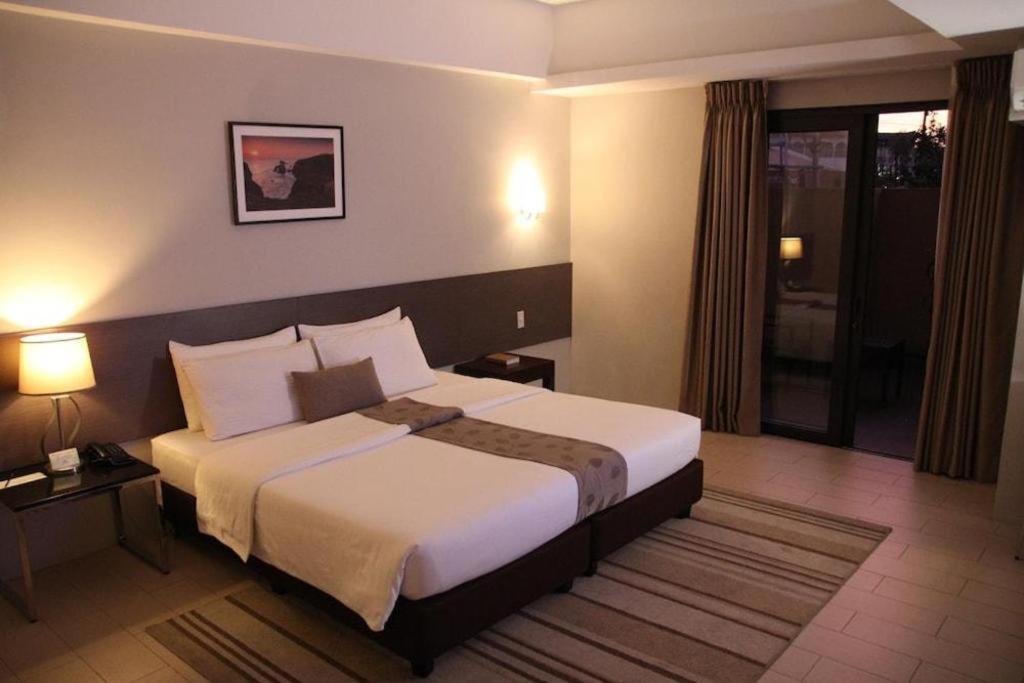 Sequoia Hotel Quezon City Exterior foto